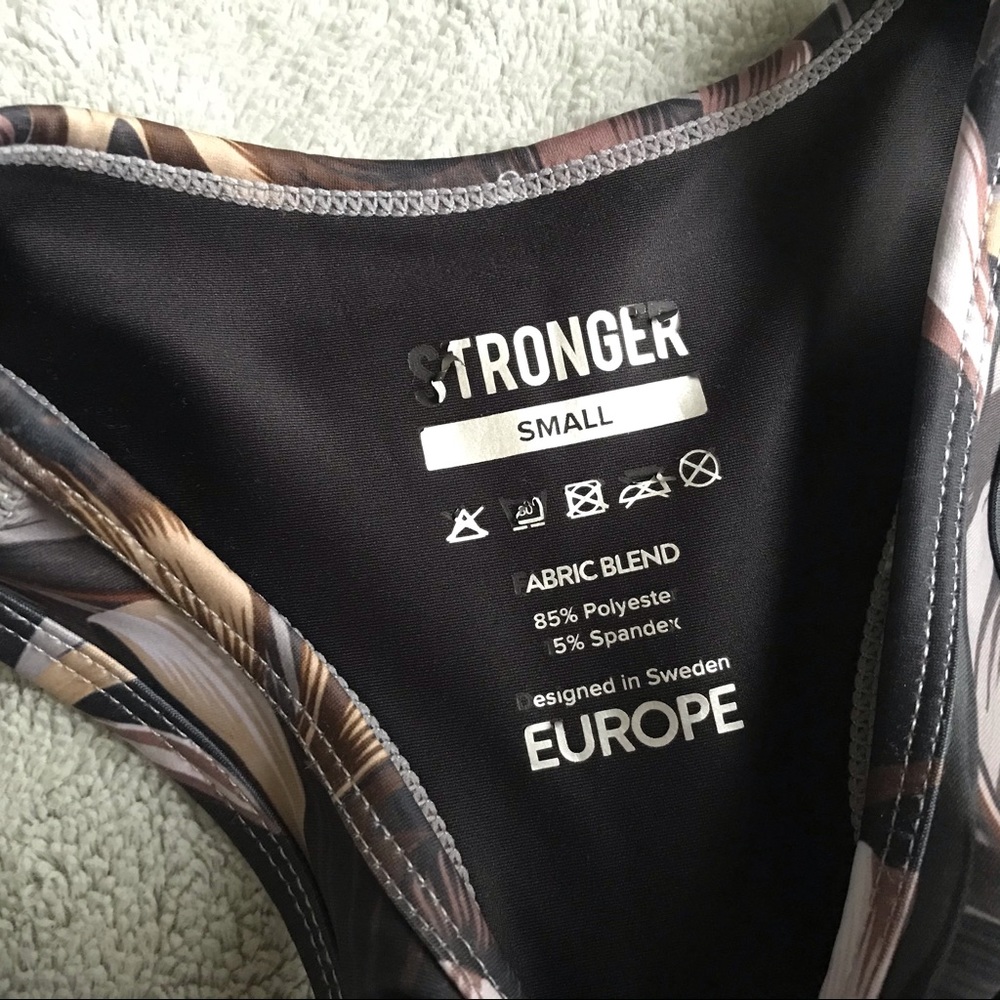 Stronger The Label Freedom Floral Hawaiian Crop - Picture 2 of 11